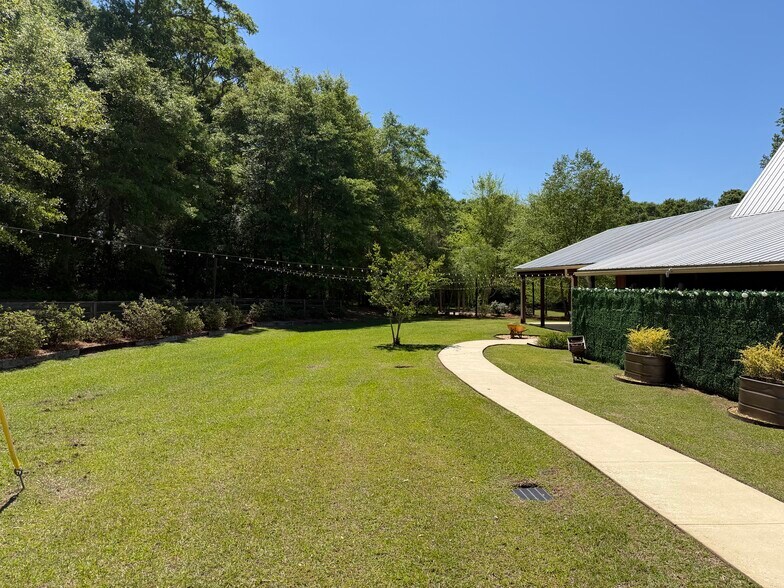 More Photos Of 4950 S County Road 20, Ozark Freestanding For Sale