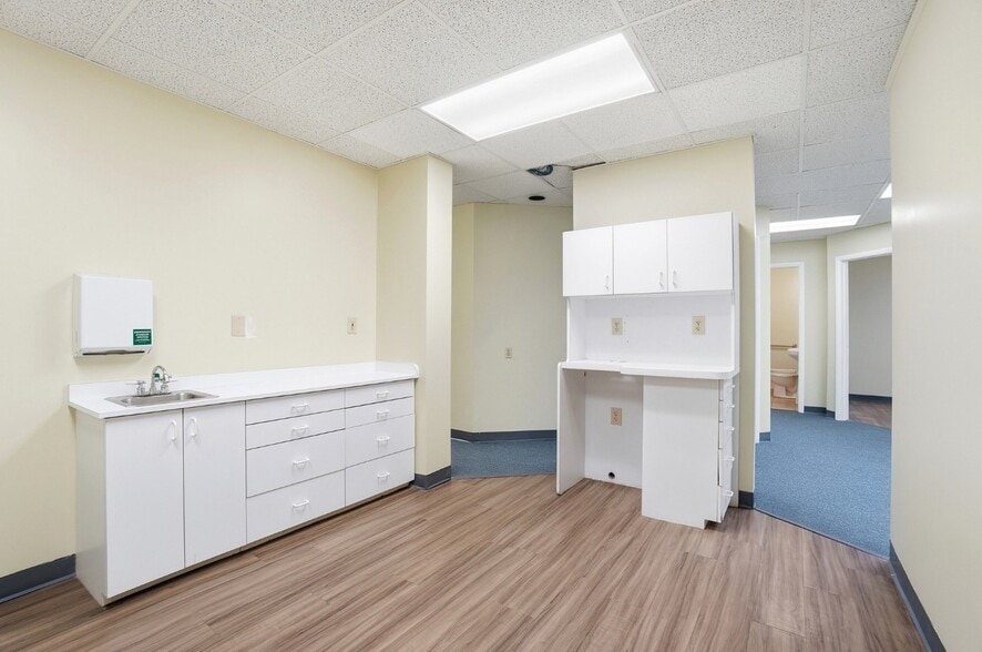 More Photos Of 770 Reading Rd, Mason Office For Sale