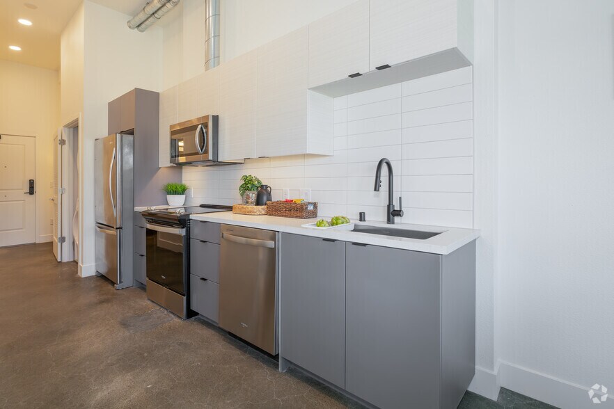 More Photos Of 251 6th St, Sacramento Apartments For Lease