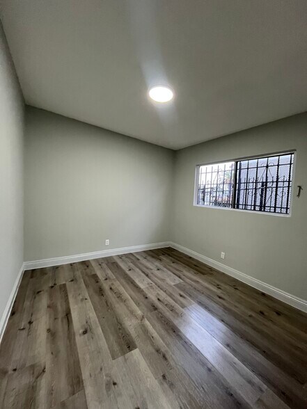 More Photos Of 732 W 76th St, Los Angeles Apartments For Sale