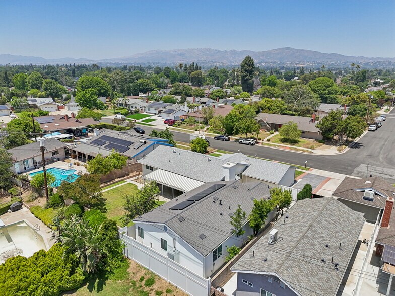 More Photos Of 17148 Stare St, Northridge Apartments For Sale