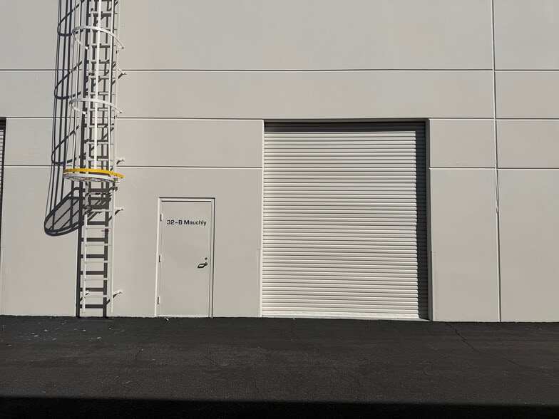 More Photos Of 32 Mauchly, Irvine Manufacturing For Sale