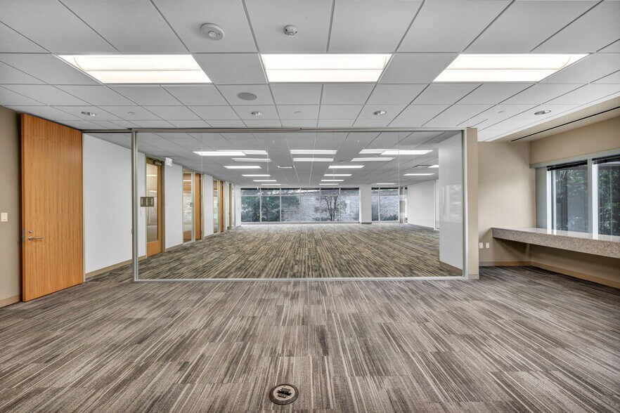 More Photos Of 6300 Bee Caves Rd, Austin Office For Lease