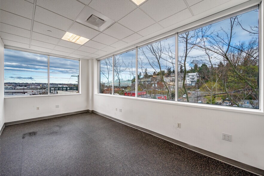 More Photos Of 3257 16th Ave W, Seattle Office For Lease