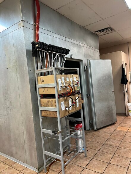 More Photos Of 5650 S 12th Ave, Tucson Unknown For Lease