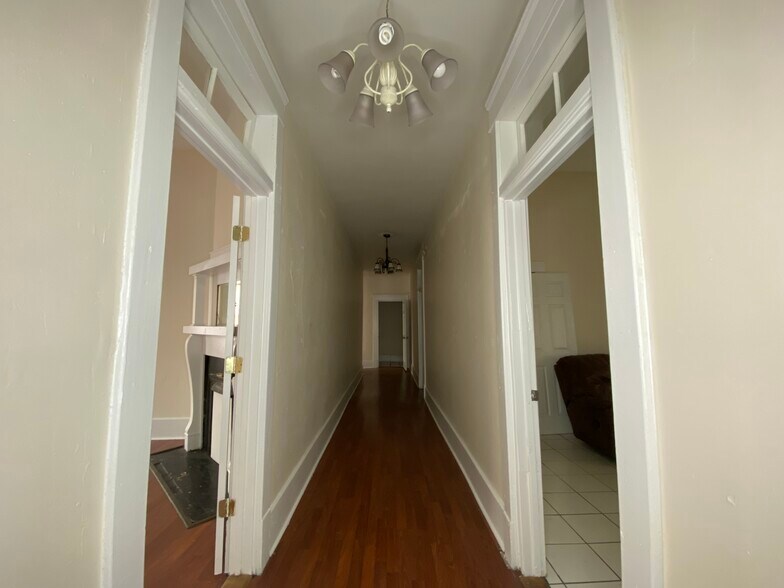 More Photos Of 1115 Whitaker St, Savannah Storefront Retail Residential For Sale