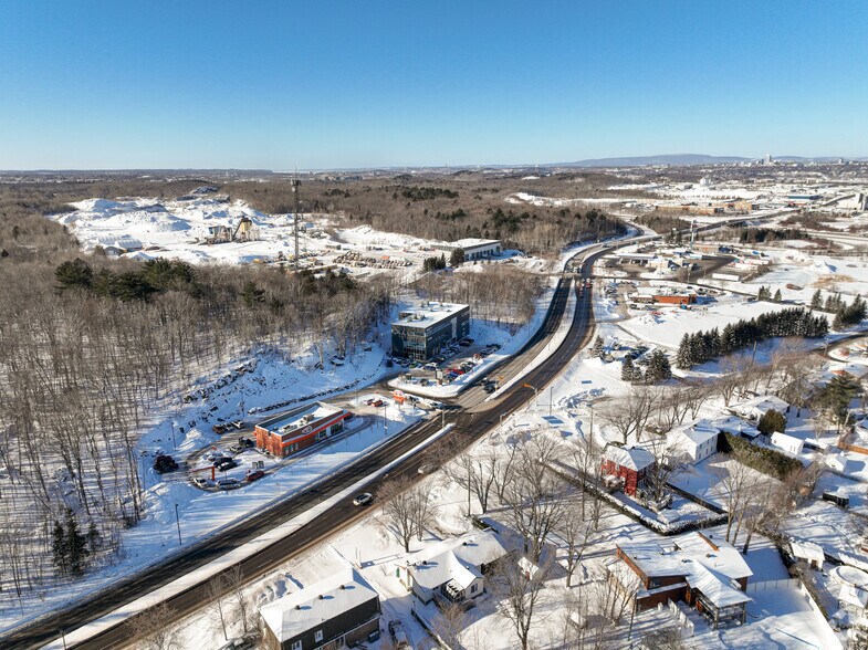 More Photos Of 700 Av Taniata, Lévis Medical For Lease