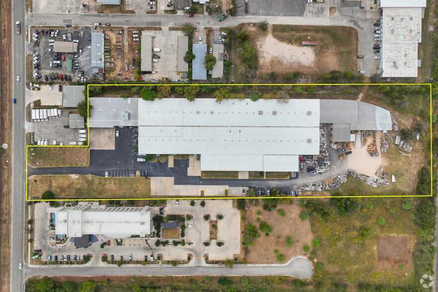 More Photos Of 1942 S Interstate 35, San Marcos Warehouse For Sale
