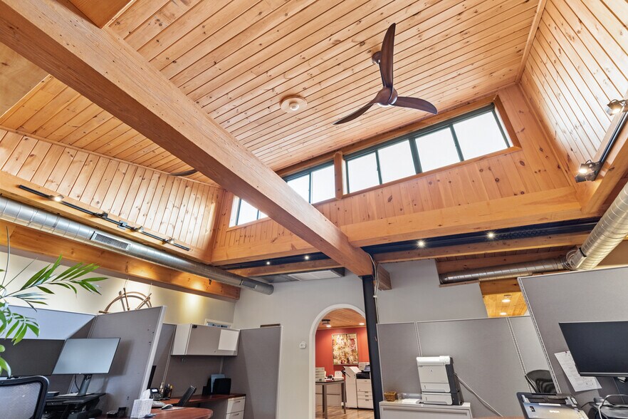 More Photos Of 1 Harris St, Newburyport Medical For Lease