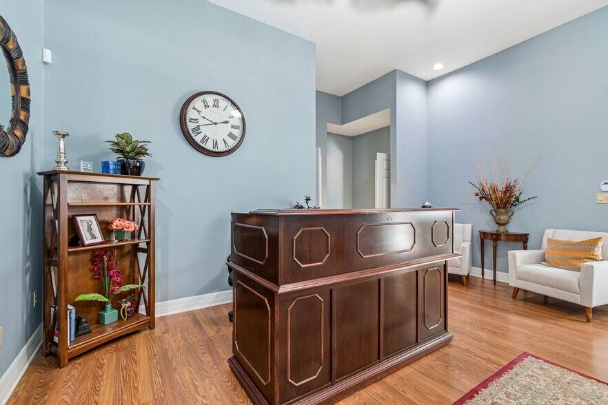 More Photos Of 402 E 7th Ave, Tampa Office For Sale