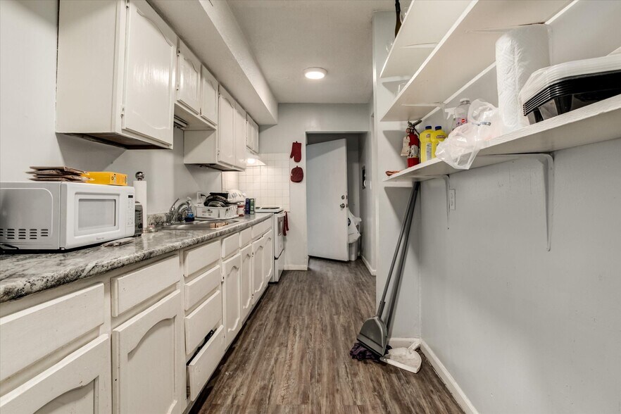 More Photos Of 2713-2715 Benton Blvd, Kansas City Apartments For Sale