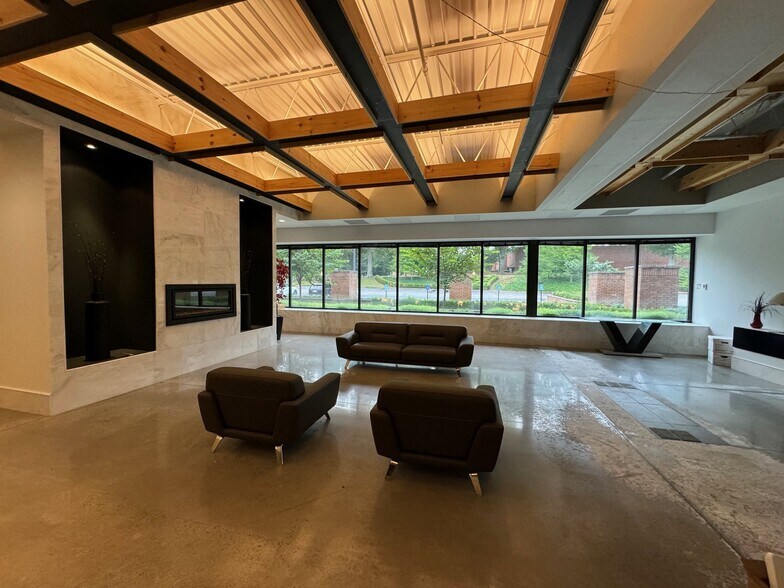 More Photos Of 4245 International Blvd, Norcross Industrial For Sale