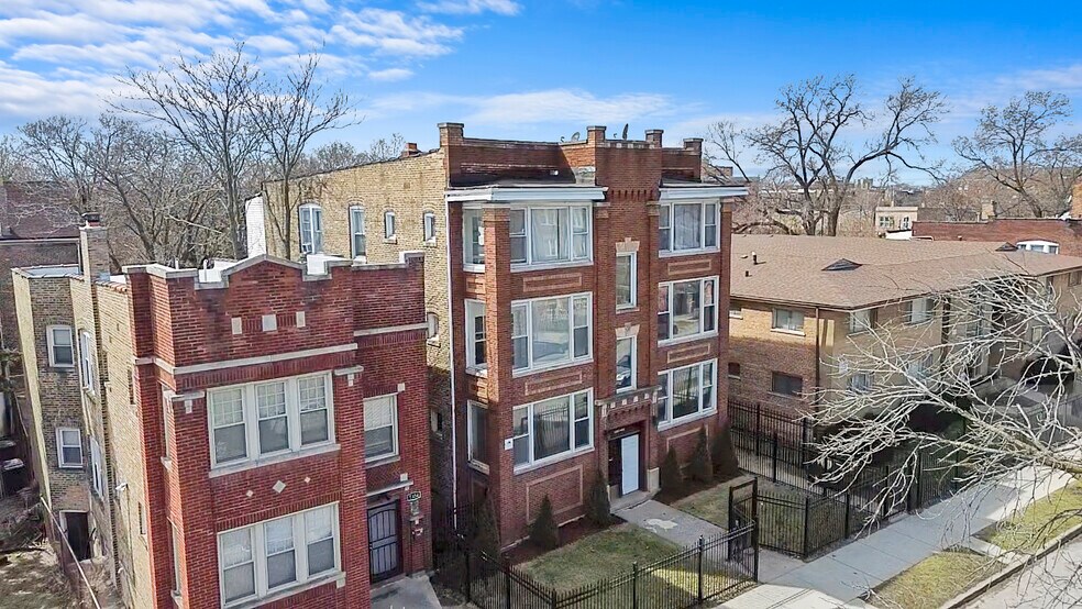 More Photos Of 7528 S Coles Ave, Chicago Apartments For Sale