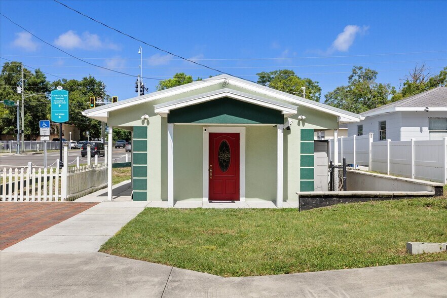 More Photos Of 6511 Main St, New Port Richey Office For Sale