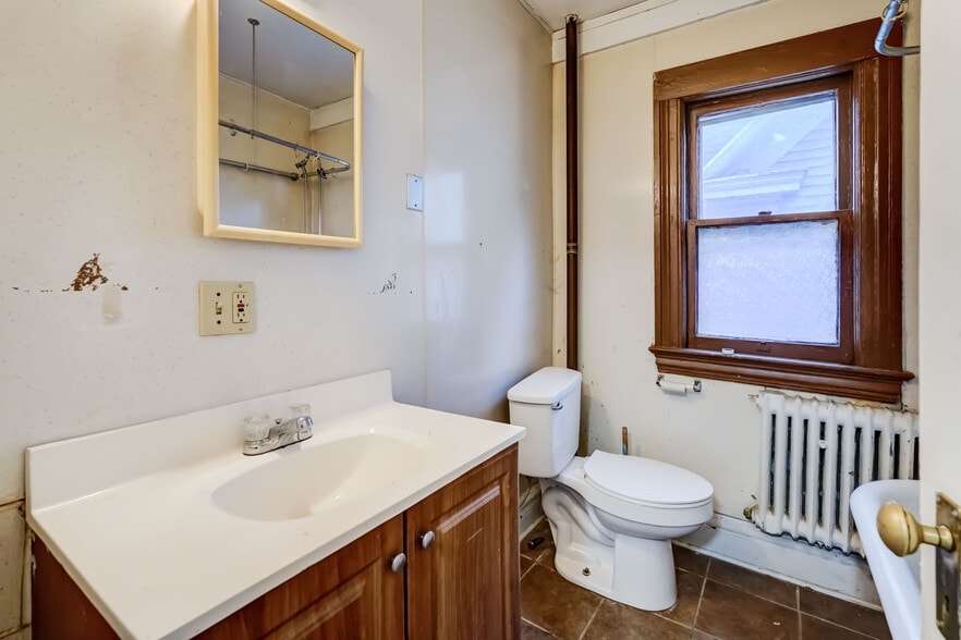 More Photos Of 1132 Monroe Ave, Rochester Freestanding For Lease