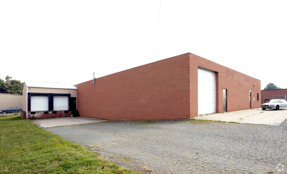 More Photos Of 2491 Armstrong Dr, Winston-Salem Warehouse For Sale