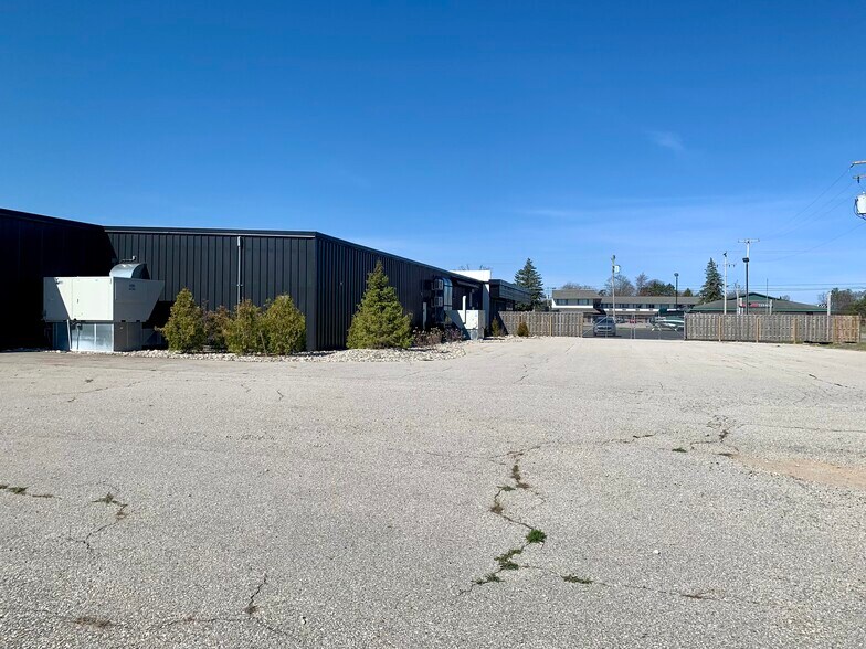 More Photos Of 702 N Cedar St, Kalkaska Freestanding For Sale