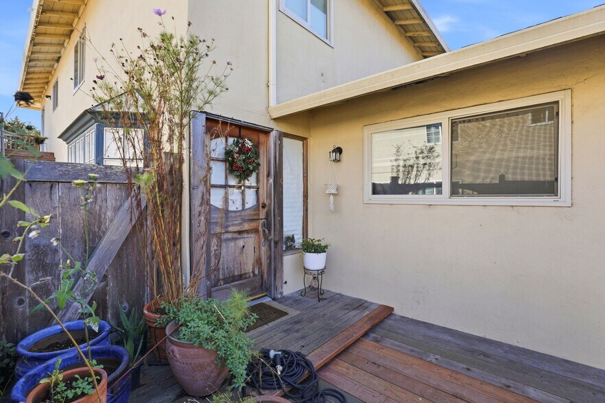 More Photos Of 3047 Zanetta Dr, Marina Apartments For Sale