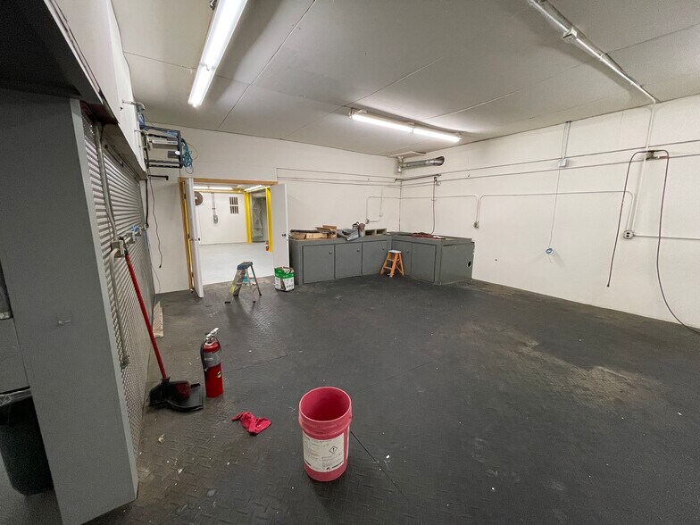 More Photos Of 6190 N Riverview Dr, Kalamazoo Warehouse For Sale