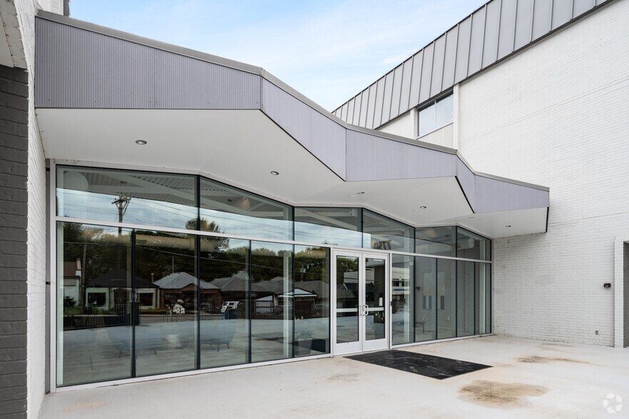 More Photos Of 7700-7750 Clayton Rd, Richmond Heights Office For Lease