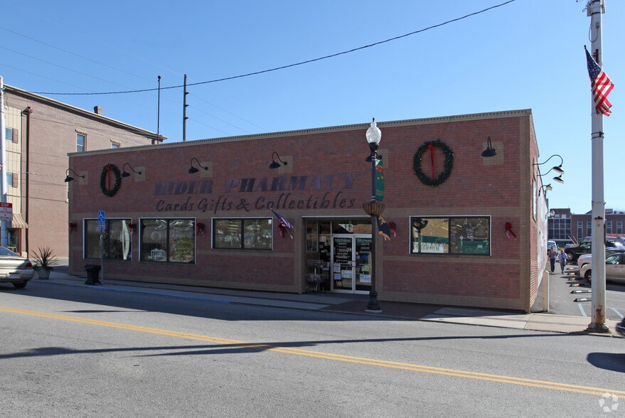 More Photos Of 303-305 Merchant St, Fairmont Showroom For Sale
