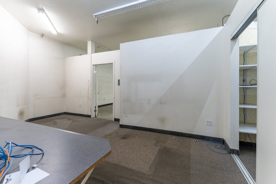 More Photos Of 1759 W Avenue J12, Lancaster Freestanding For Lease