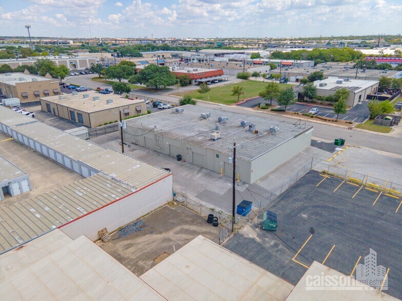 More Photos Of 4219-4227 Gatecrest, San Antonio Service For Lease