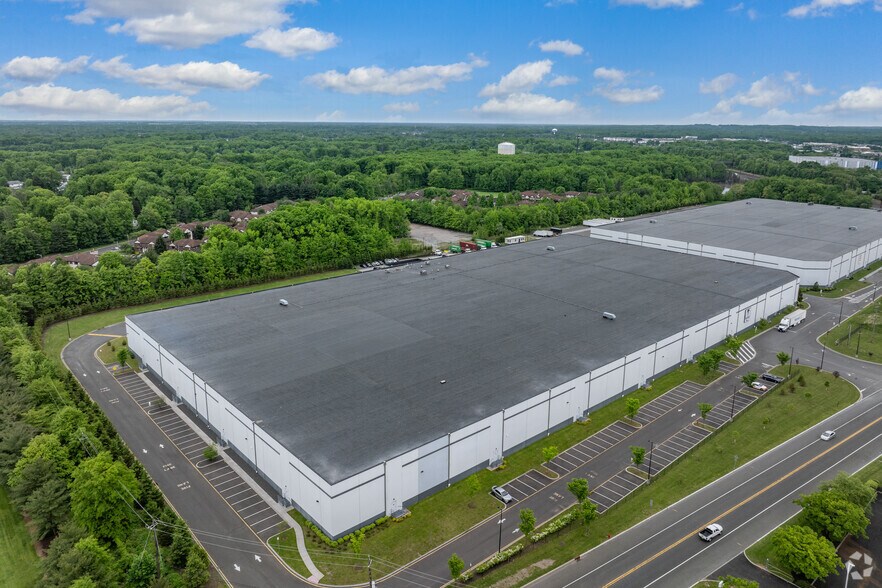 More Photos Of 1600 Livingston Ave, North Brunswick Distribution For Lease