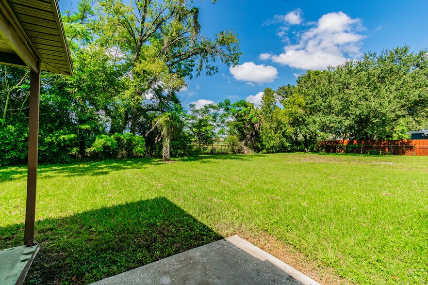 More Photos Of 2706 Stallone Dr, Tampa Office Residential For Lease