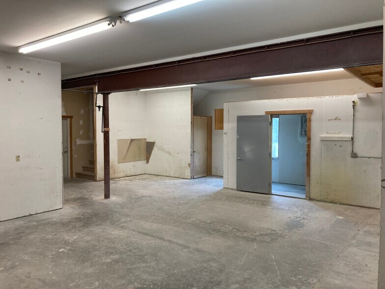 More Photos Of 5289 Rice Lake Rd, Duluth Freestanding For Sale