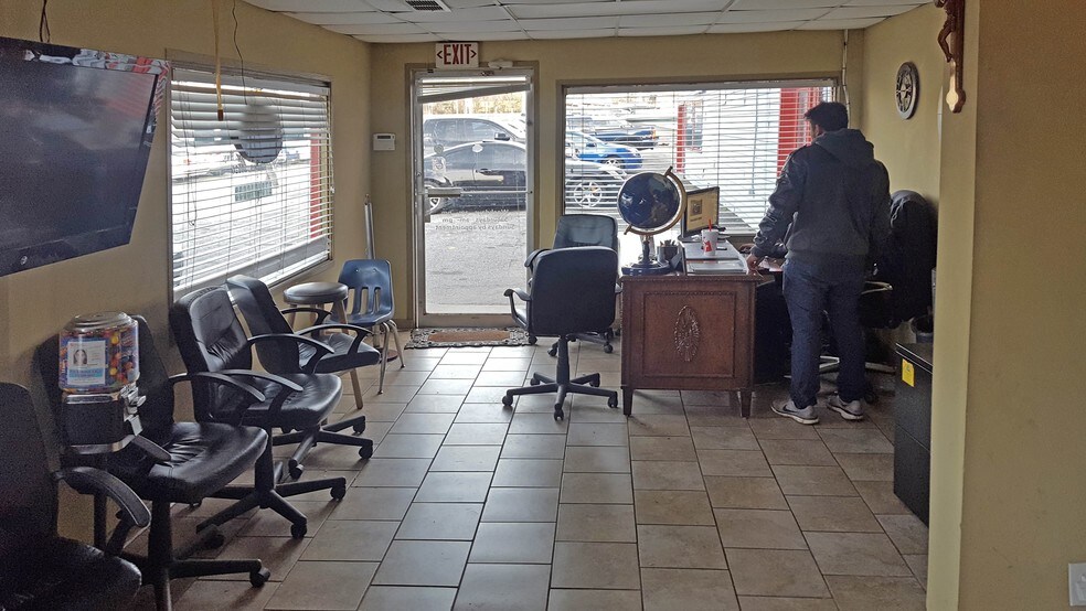 More Photos Of 621 Veterans Memorial Hwy, Mableton Auto Repair For Sale