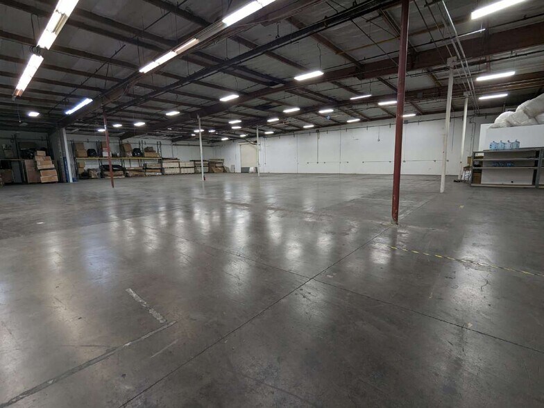 More Photos Of 14700 Doolittle Dr, San Leandro Warehouse For Lease