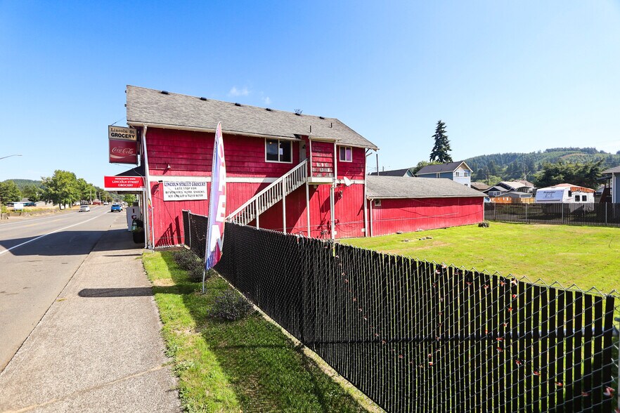 More Photos Of 814 Lincoln St, Hoquiam General Retail For Sale