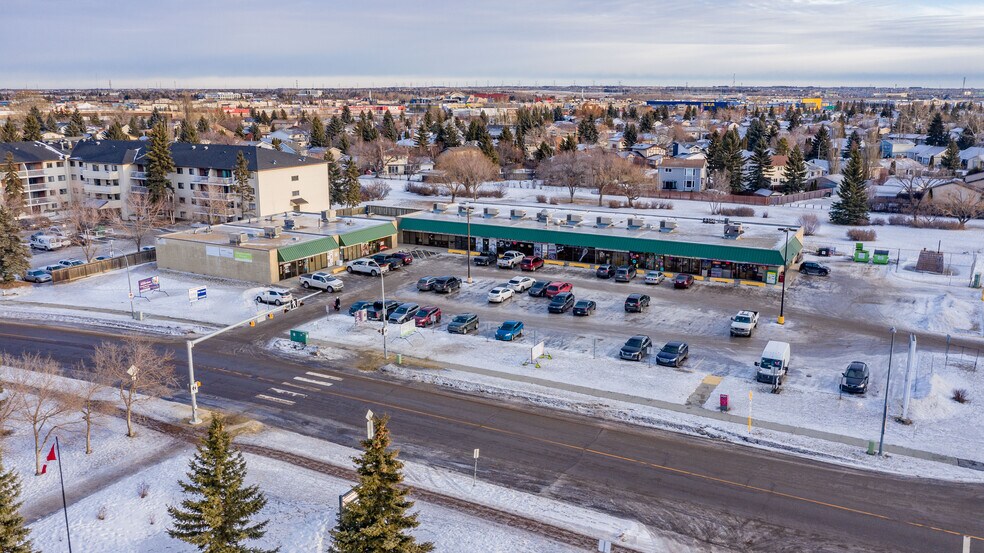 More Photos Of 1903 105 St NW, Edmonton Freestanding For Lease