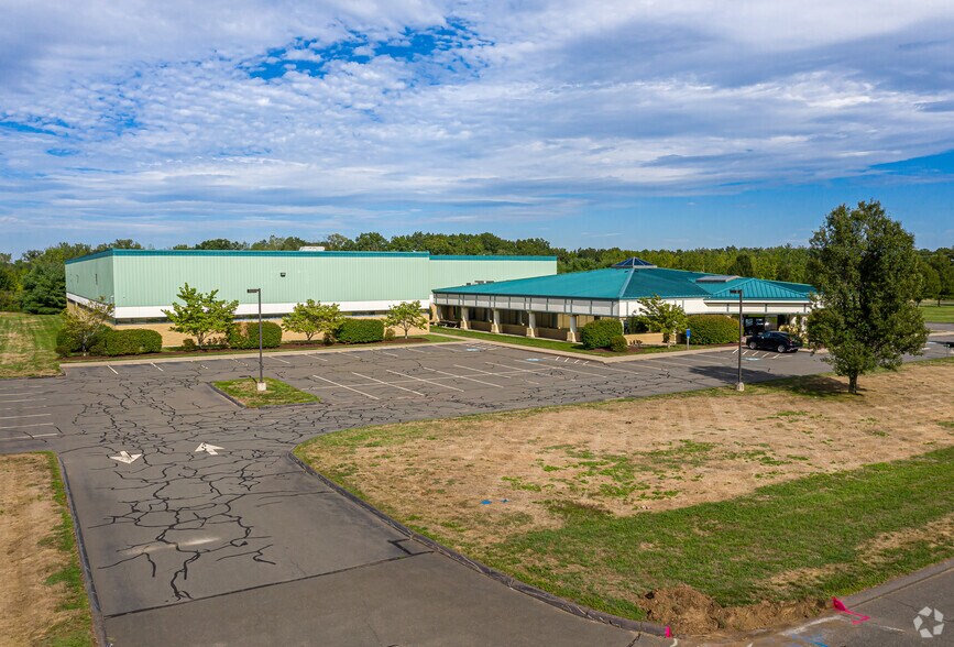 Primary Photo Of 1404 Blue Hills Ave, Bloomfield Manufacturing For Lease