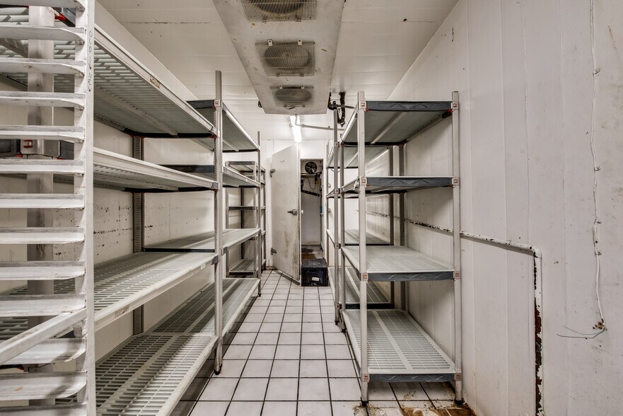 More Photos Of 5812 N Interstate 35, Denton Restaurant For Sale