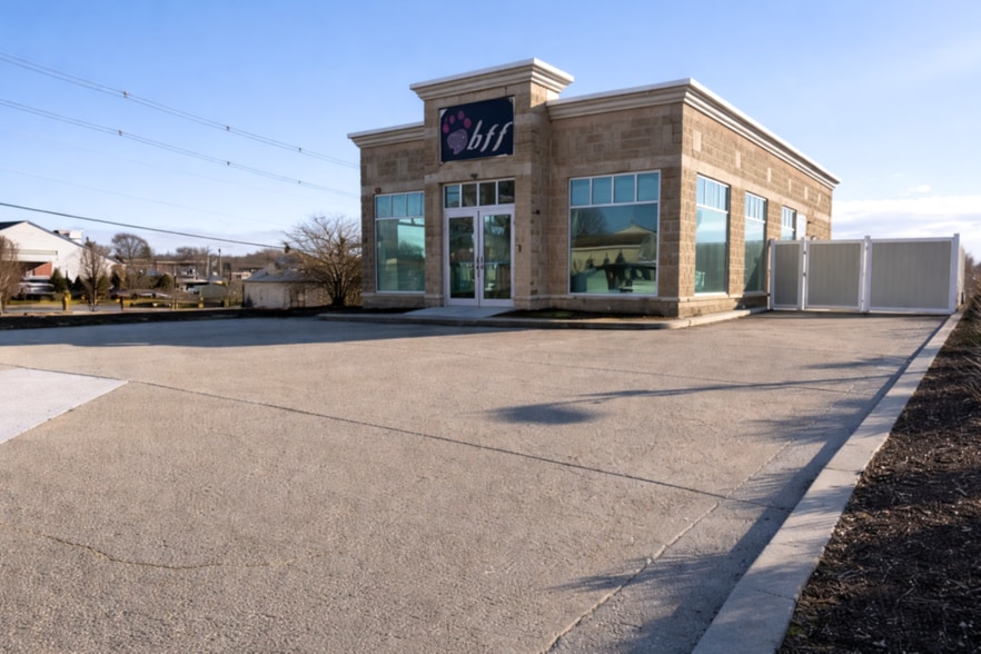 More Photos Of 539 Killingly St, Johnston Freestanding For Sale