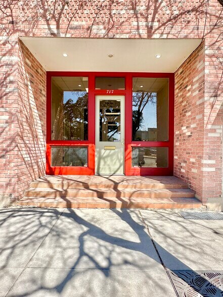 More Photos Of 717 Dolorosa St, San Antonio Office For Lease