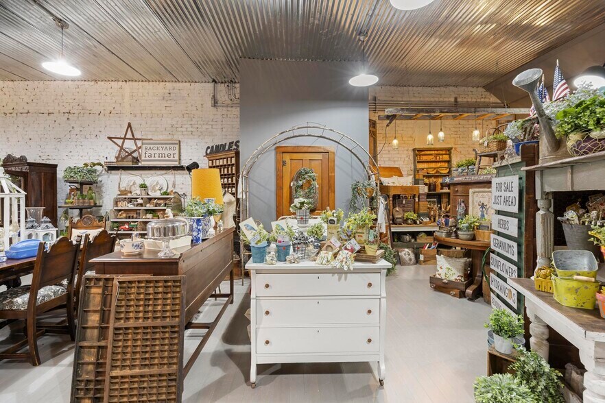 More Photos Of 128 S 6th St, Plattsmouth Storefront Retail Residential For Sale