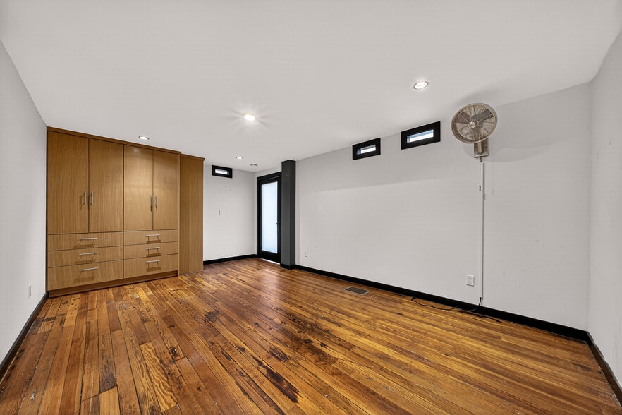 More Photos Of 612 High St, Comfort Storefront Retail Residential For Lease
