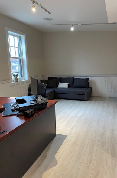 More Photos Of 484 John St, Burlington Storefront Retail Office For Sale