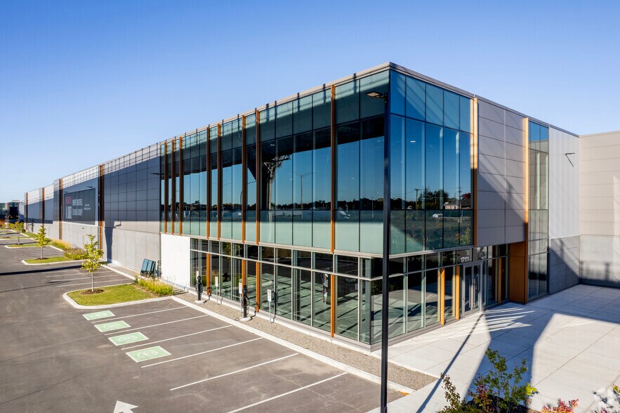 Primary Photo Of 17111 Rte Transcanadienne, Kirkland Light Distribution For Lease