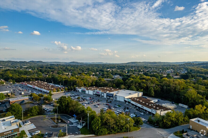 More Photos Of 7657 Highway 70 S, Nashville Storefront For Lease
