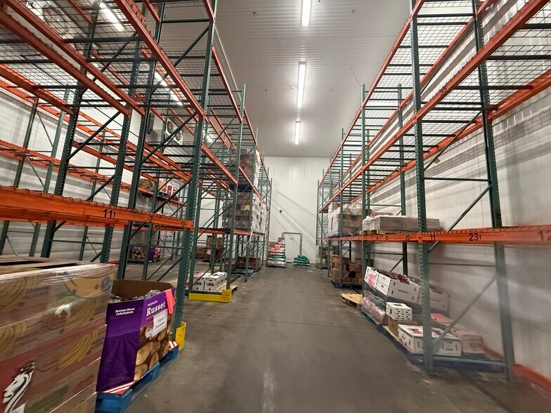 More Photos Of 450 Woodland Ave, Bloomfield Warehouse For Sale