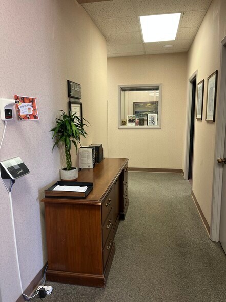 More Photos Of 1739 Citadell Plz, San Antonio Office For Lease