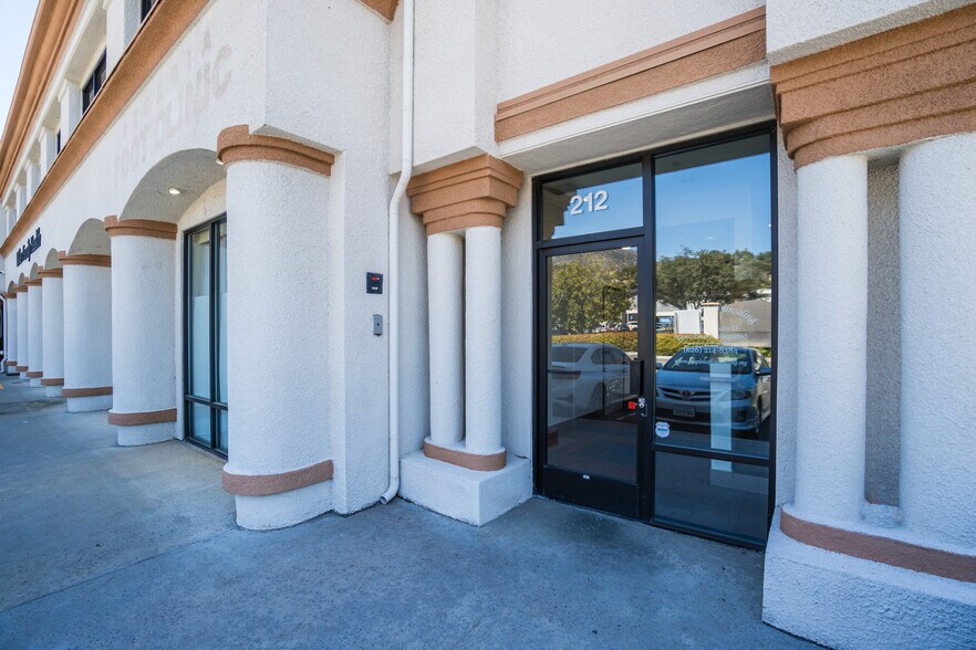 More Photos Of 200-222 E Foothill Blvd, Arcadia Storefront Retail Office For Sale