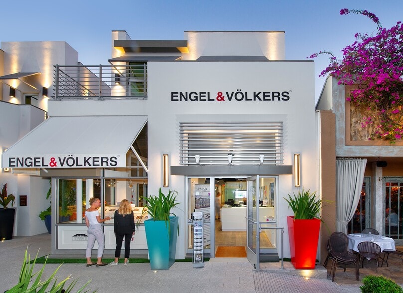 More Photos Of 837 5th Ave S, Naples Storefront Retail Office For Lease