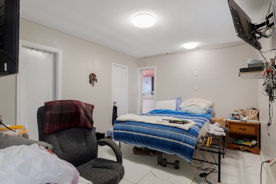 More Photos Of 5565 E Silver Springs Blvd, Silver Springs Hotel For Sale