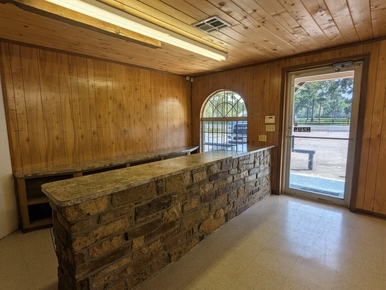 More Photos Of 5733 Highway 69 S, Kountze Freestanding For Sale
