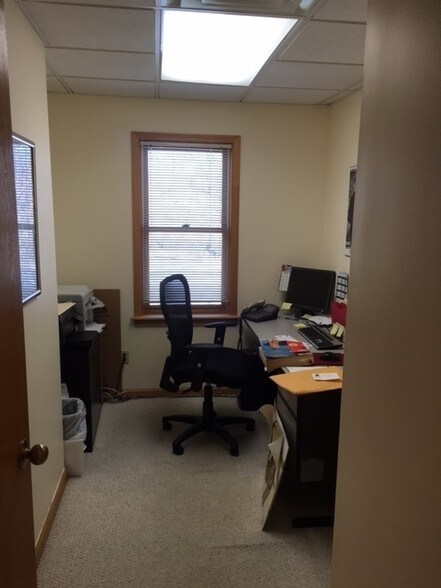 More Photos Of 8100-8116 Cazenovia Rd, Manlius Medical For Lease